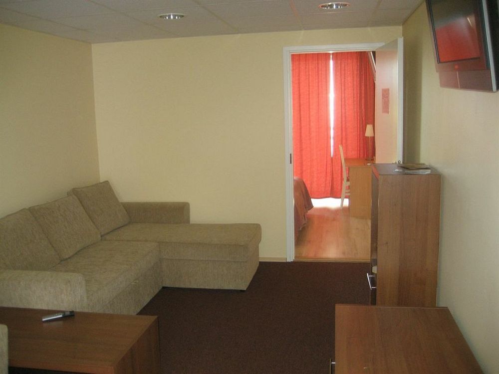 Carolina Hotel Пярну Екстериор снимка